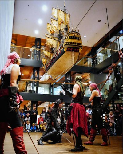A hopeless fight against three pirate brides
