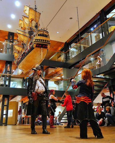 Fencing lessons for young pirates